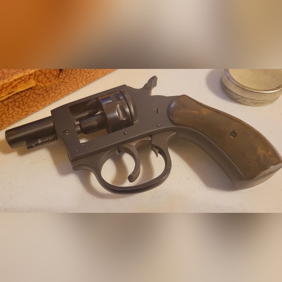 THEATRICAL PROP GUN IVER JOHNSON BLANK STARTER PISTOL W/ ORIGINAL BOX - Picture 4 of 10